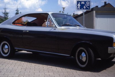 Opel Rekord Coupe (59).JPG