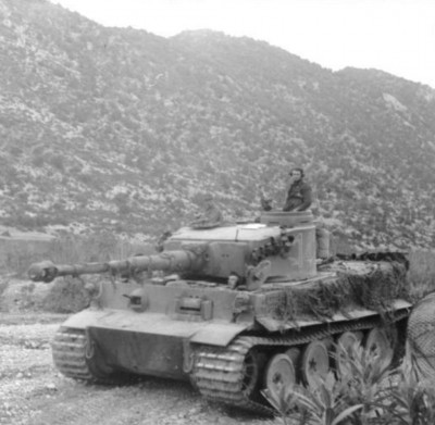 Tunesien-Panzer-VI-Tiger-I.jpg